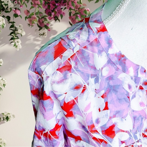 Calvin Klein Women’s ‘Roll Sleeve Printed Everyday Blouse’ in Purple Floral - Picture 5 of 11